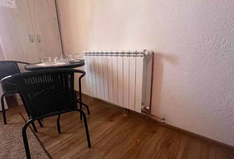 اتاق استاندارد با سرویس بهداشتی مشترک, Snam Rooms&apartment