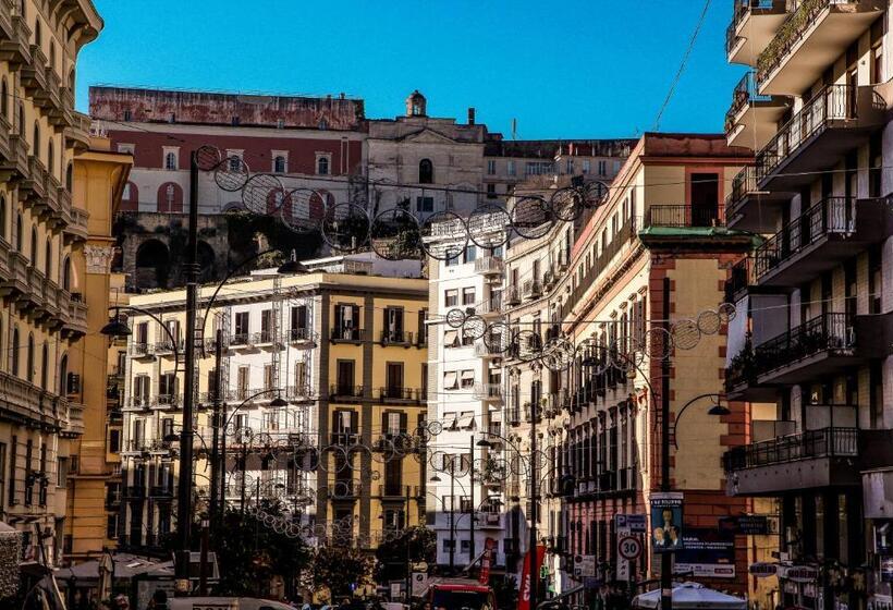 اتاق لوکس با بالکن, Well Come   Palazzo Reale