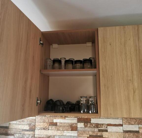 １ベッドルームハウス, Pensiunea Alina