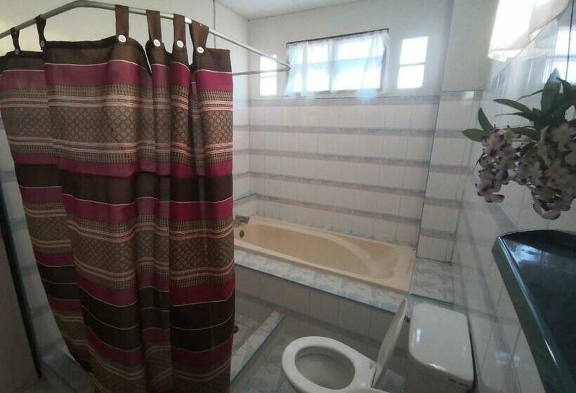 Номер Deluxe, บ้านพรศรี Homestay