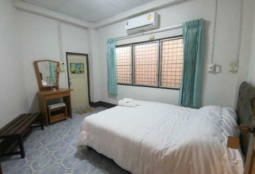 Номер Deluxe, บ้านพรศรี Homestay