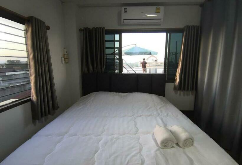 Трехместный Номер Стандарт с Видом, บ้านพรศรี Homestay