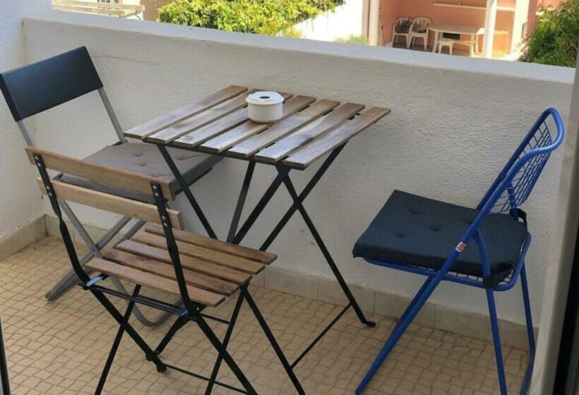 이코노미 룸, Cc Bay House