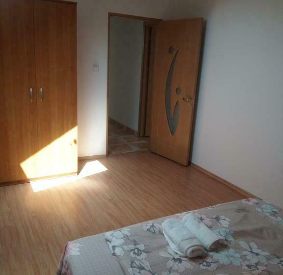 Студио Стандарт с Балконом, Pensiunea Valea Beiului