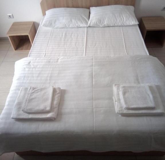 Номер Economy, Pensiunea Valea Beiului