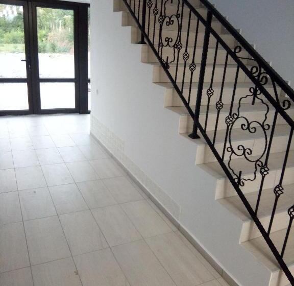 Номер Стандарт с Балконом, Pensiunea Valea Beiului