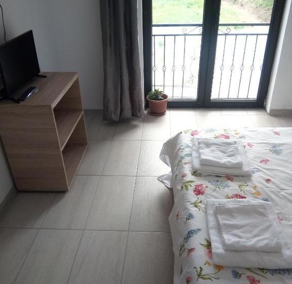 Номер Стандарт с Балконом, Pensiunea Valea Beiului