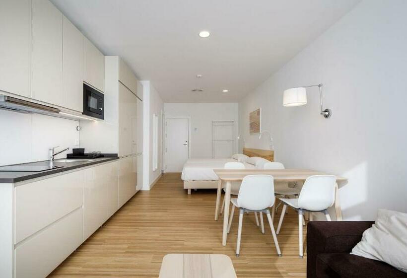 استودیوی استاندارد, Mush Room Apartamentos