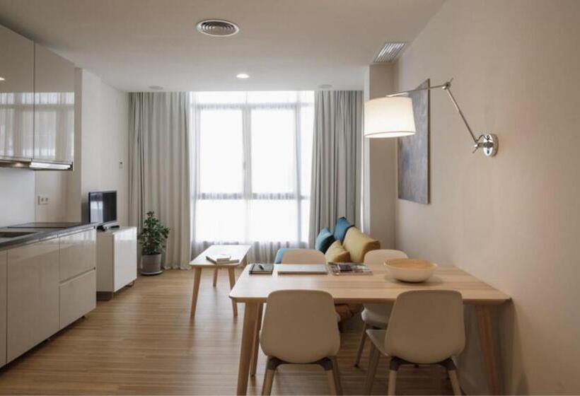 استودیوی سوپریور, Mush Room Apartamentos