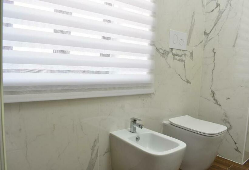 اتاق استاندارد سه نفره, B&b Donna Raffaela