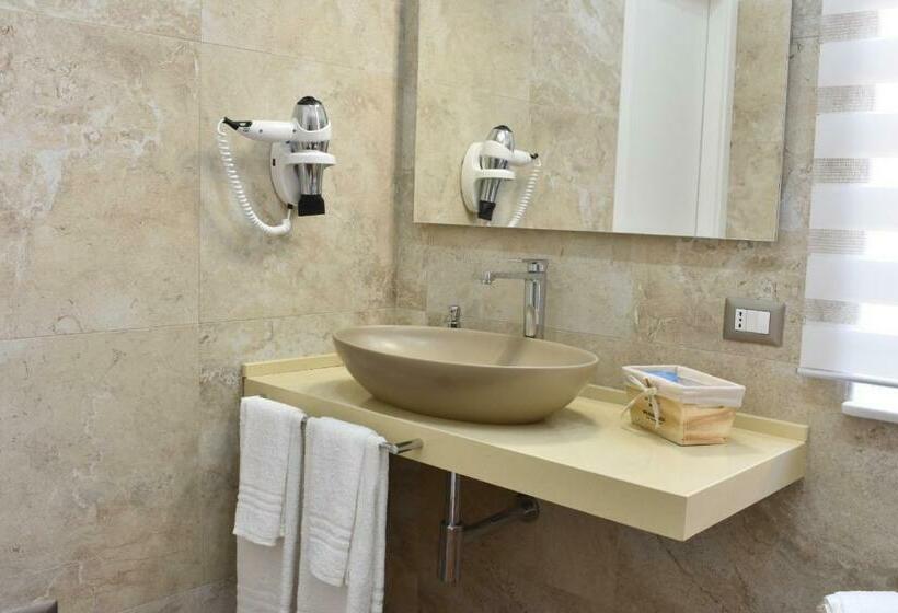 اتاق استاندارد سه نفره, B&b Donna Raffaela