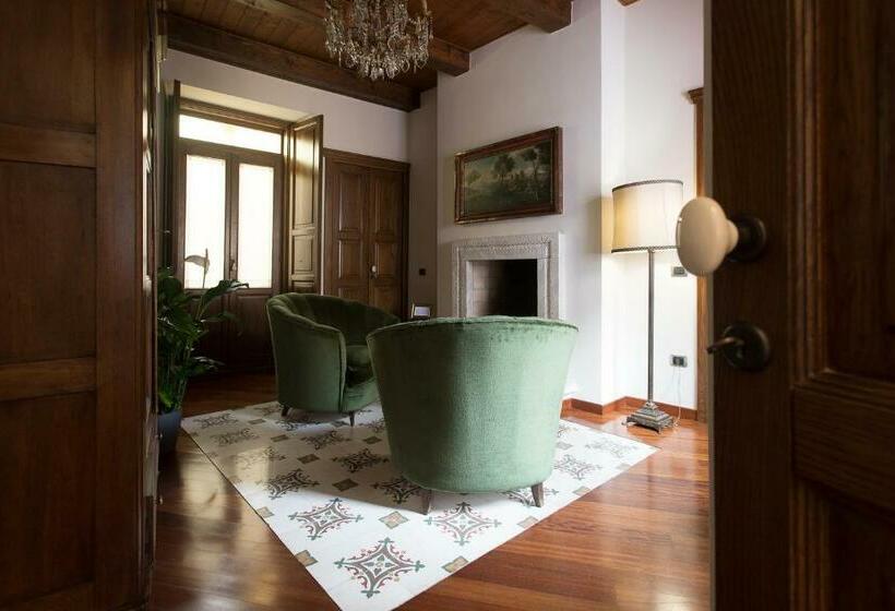 اتاق استاندارد, B&b Palazzo De I Mysteri