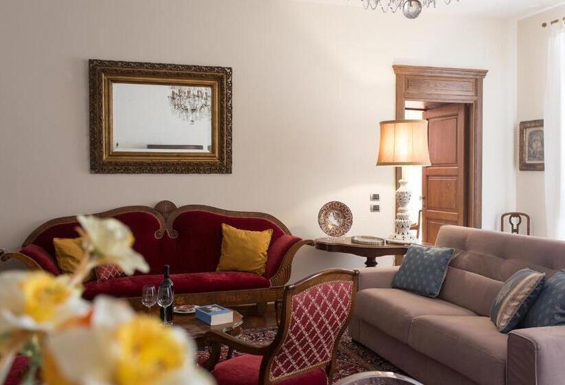 اتاق استاندارد, B&b Palazzo De I Mysteri
