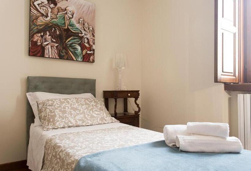 اتاق عادی, B&b Palazzo De I Mysteri