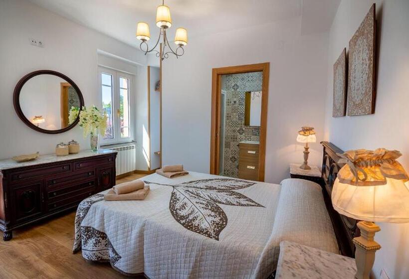 اتاق لوکس با بالکن, Pensión Casa Do Gallo Sarria