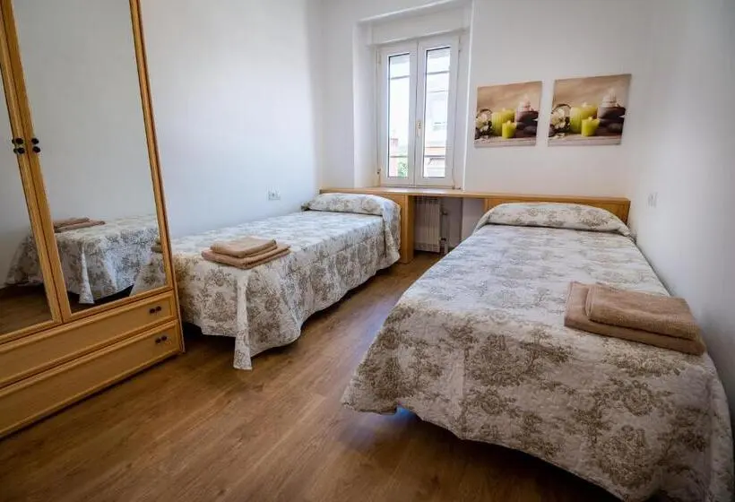 Standard room with outdoor bath, Pensión Casa Do Gallo Sarria