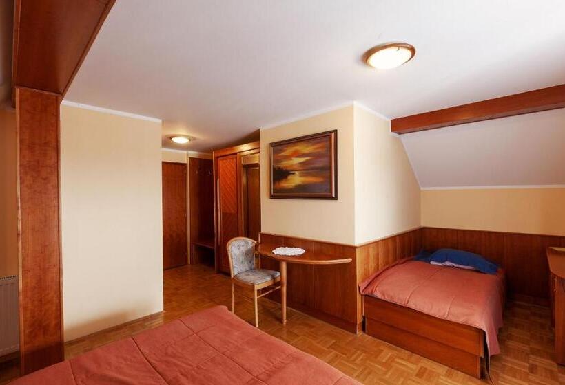 اتاق استاندارد سه تخته با بالکن, Gostišče Prosnik