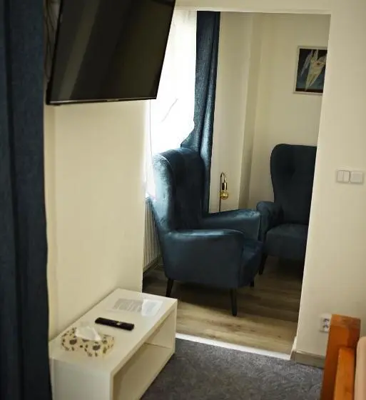 キングサイズベッドのデラックススイート, Penzion Rozárka
