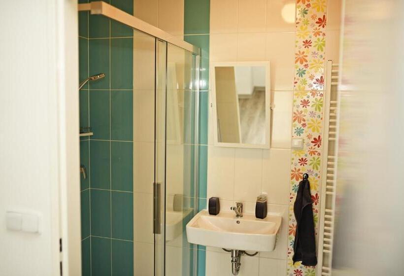 Люкс Deluxe Кровать Кинг, Penzion Rozárka