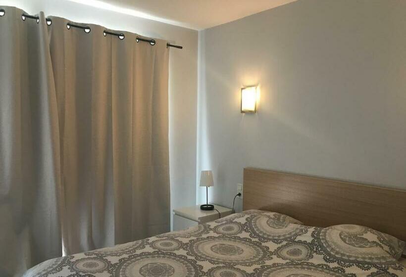 1 Bedroom Apartment Lake View, Residence Du Port