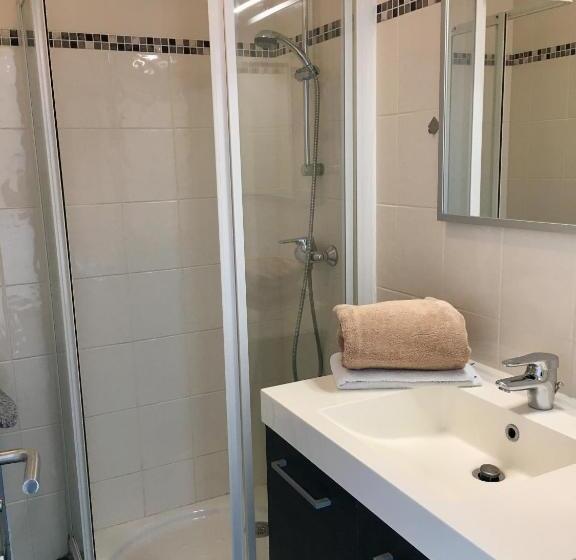 1 Bedroom Apartment Lake View, Residence Du Port