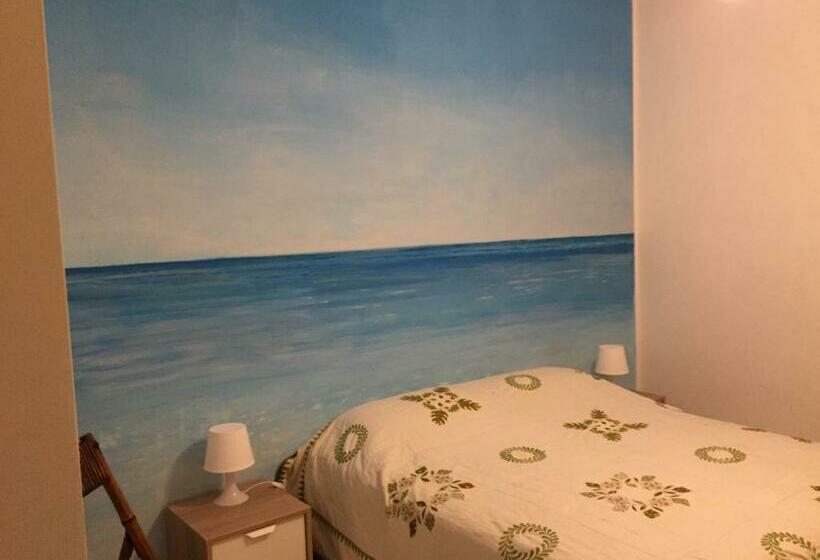 Pokój Czteroosobowy Standard z Balkonem, B&b Donna Porzia