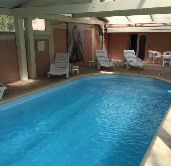 Номер Стандарт Вид на Сад, Rose Garden Mezzanine