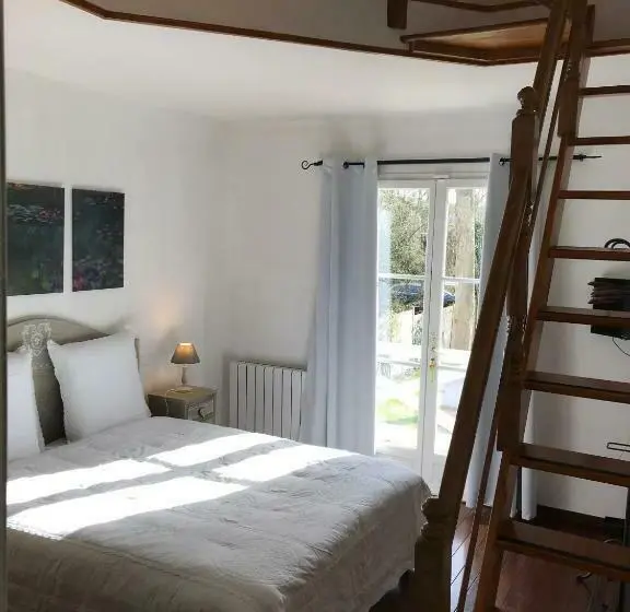 Standard-huone Puutarhanäkymä, Rose Garden Mezzanine