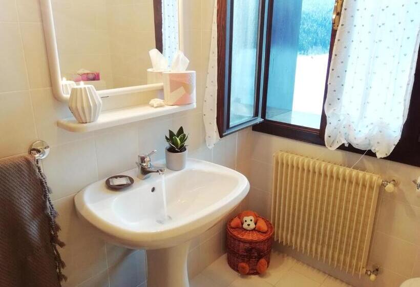 Семейный Номер, Elison On The Lake B&b