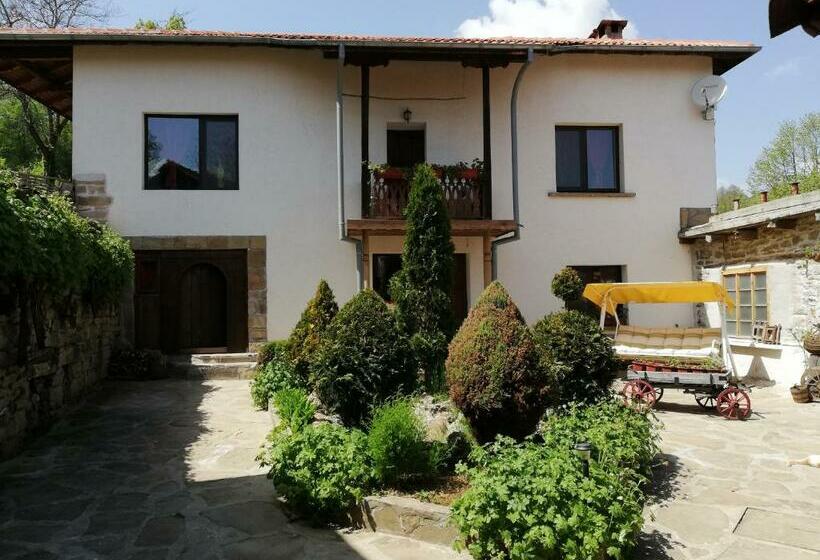 شقة غرفة واحدة, къща за гости чичарите