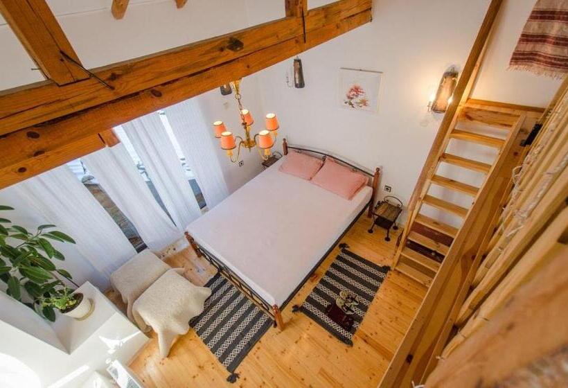 شقة غرفة واحدة, къща за гости чичарите