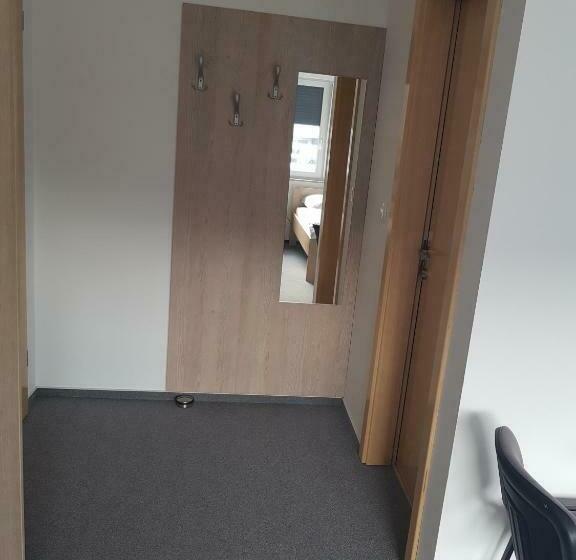 اتاق استاندارد سه نفره, Apartmaji Janković