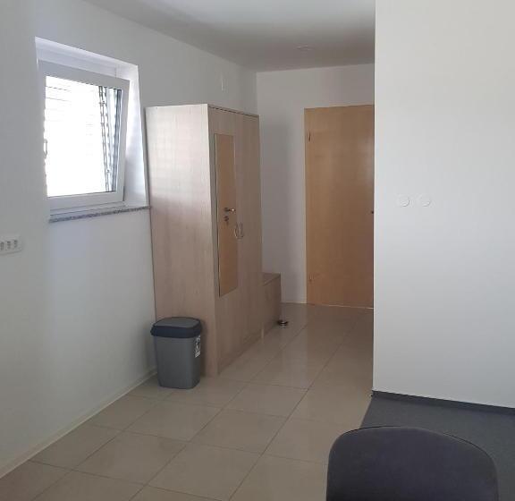 آپارتمان 1 خوابه, Apartmaji Janković