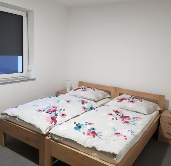 آپارتمان 1 خوابه, Apartmaji Janković