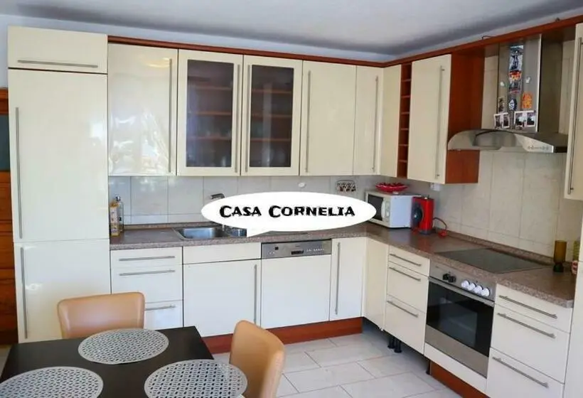 Villa 1 Makuuhuone, Casa Cornelia