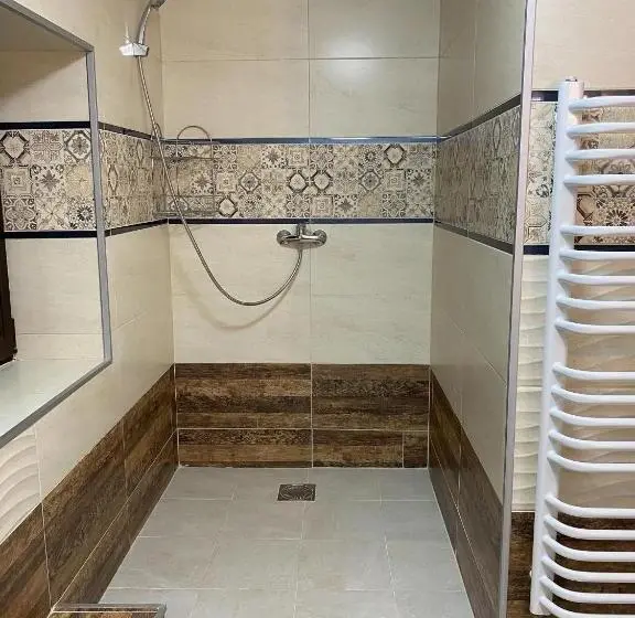 اتاق لوکس با تخت بزرگ, Privat Forest