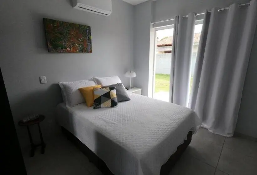 سوییت, Rosa Surf Hostel & Food