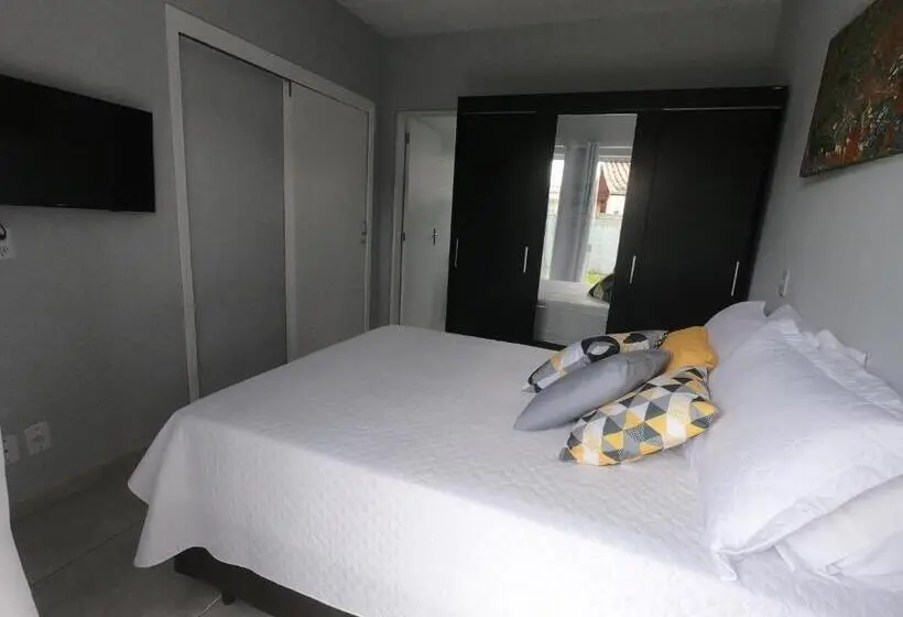 سوییت, Rosa Surf Hostel & Food