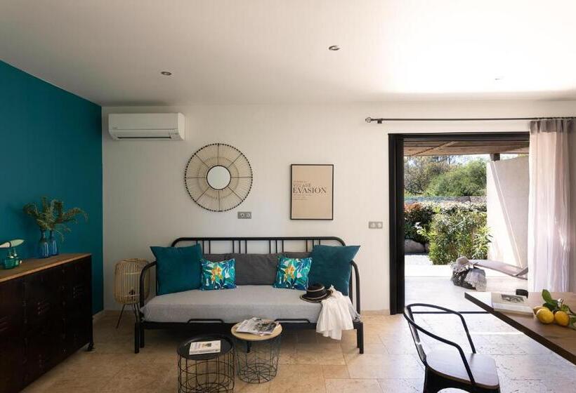 プールの見える１ベッドルームアパートメント, Résidence I Levri