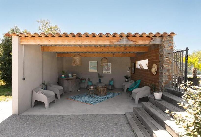 プールの見える１ベッドルームアパートメント, Résidence I Levri