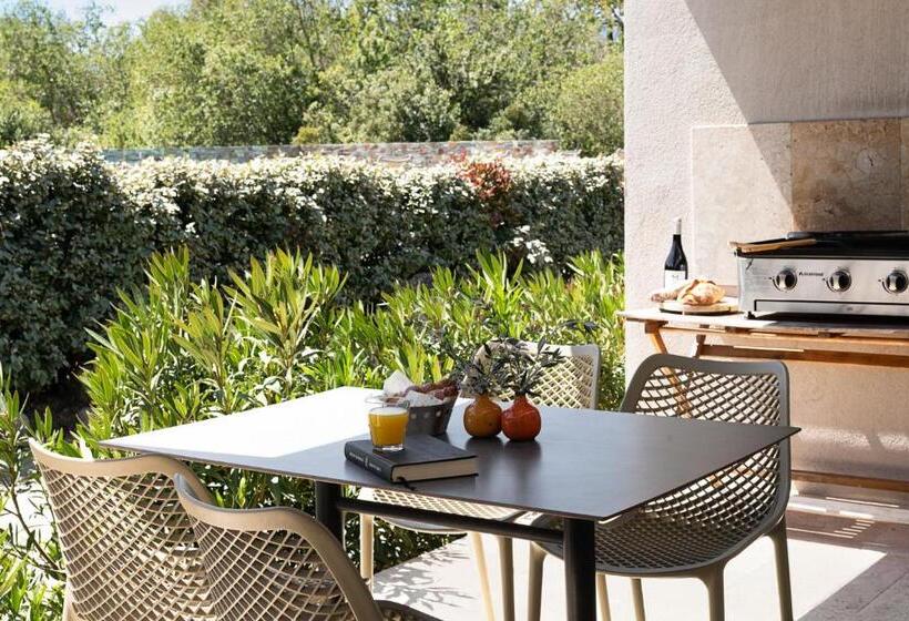 プールの見える１ベッドルームアパートメント, Résidence I Levri