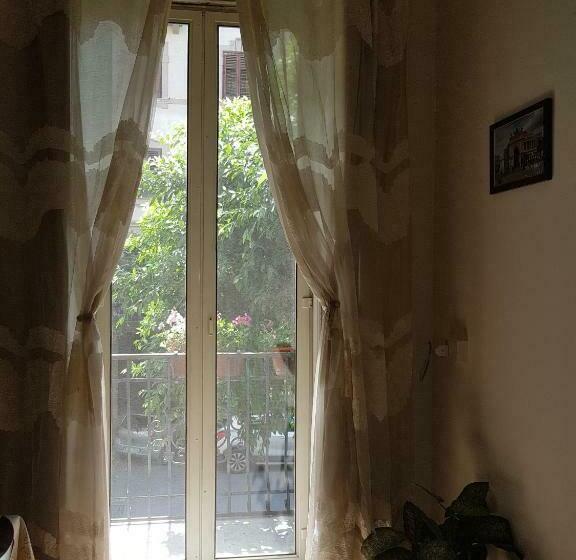 اتاق خانوادگی, B&b Sammartino