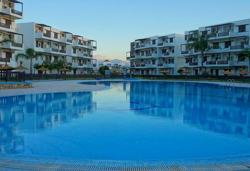 اتاق استاندارد با چشم‌انداز استخر, Mirador Golf Appart