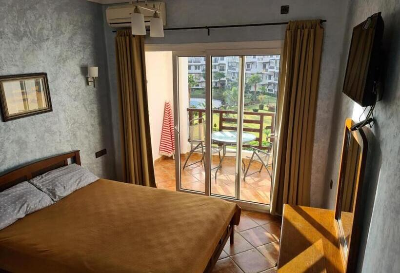 اتاق استاندارد با چشم‌انداز استخر, Mirador Golf Appart