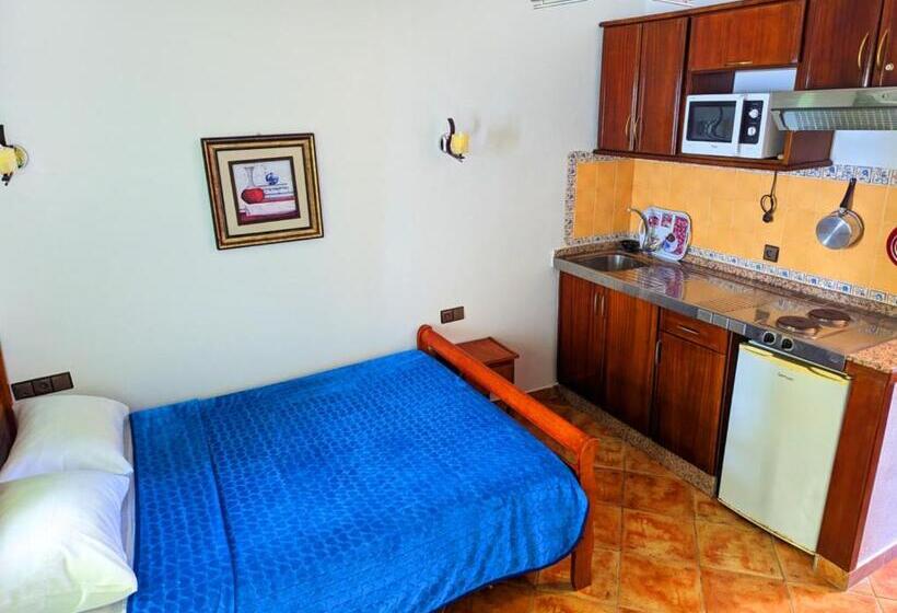 اتاق استاندارد با چشم‌انداز استخر, Mirador Golf Appart