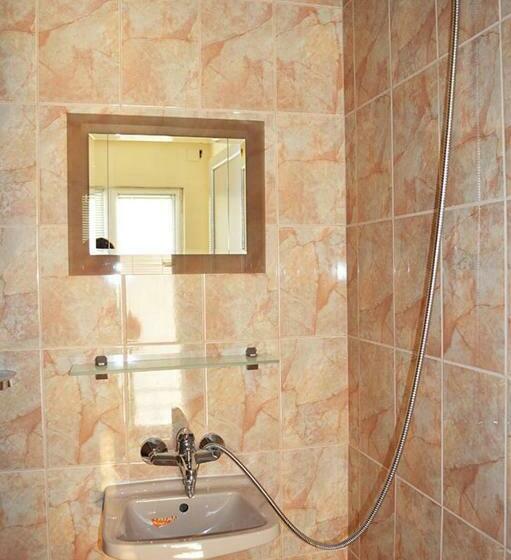 جناح عائلي, къща за гости черната роза