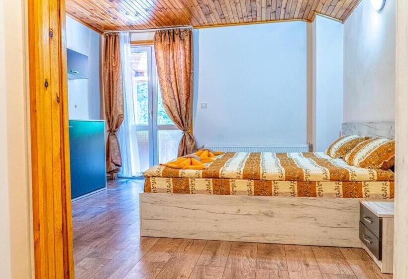Трехместный Номер Стандарт с Балконом, къща за гости   крушун
