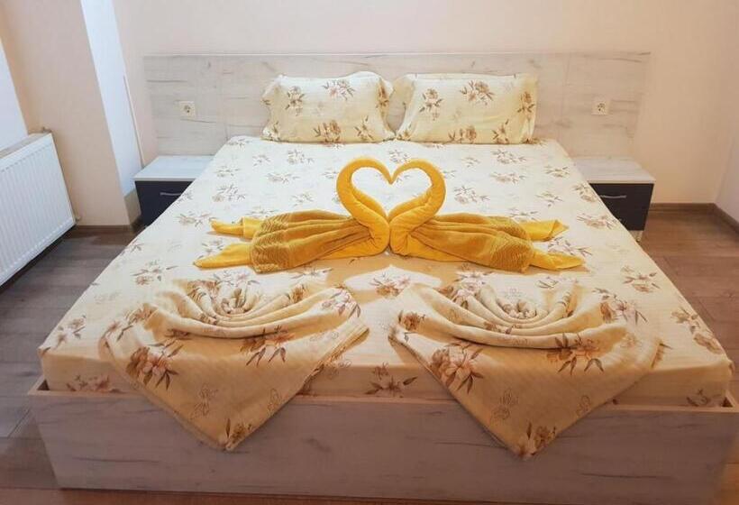 テラス付き1ベッドルームアパートメント, къща за гости крушун