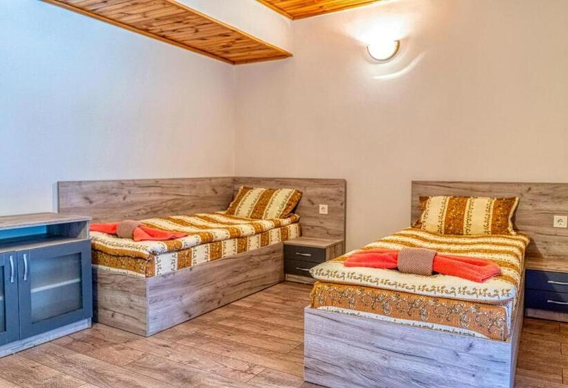 テラス付き1ベッドルームアパートメント, къща за гости крушун