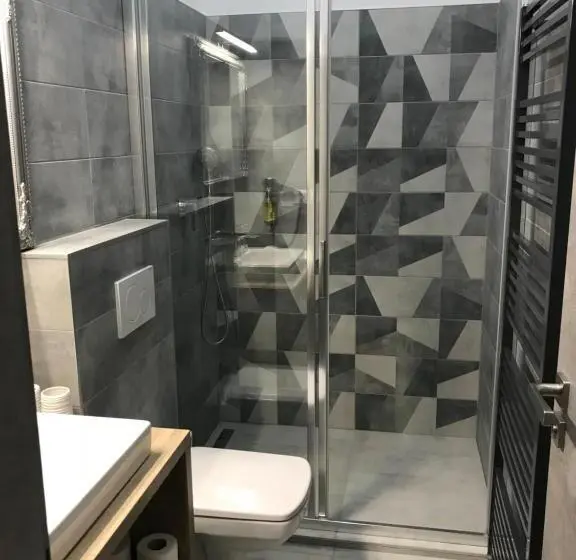 デラックスの4人部屋, 14dveří